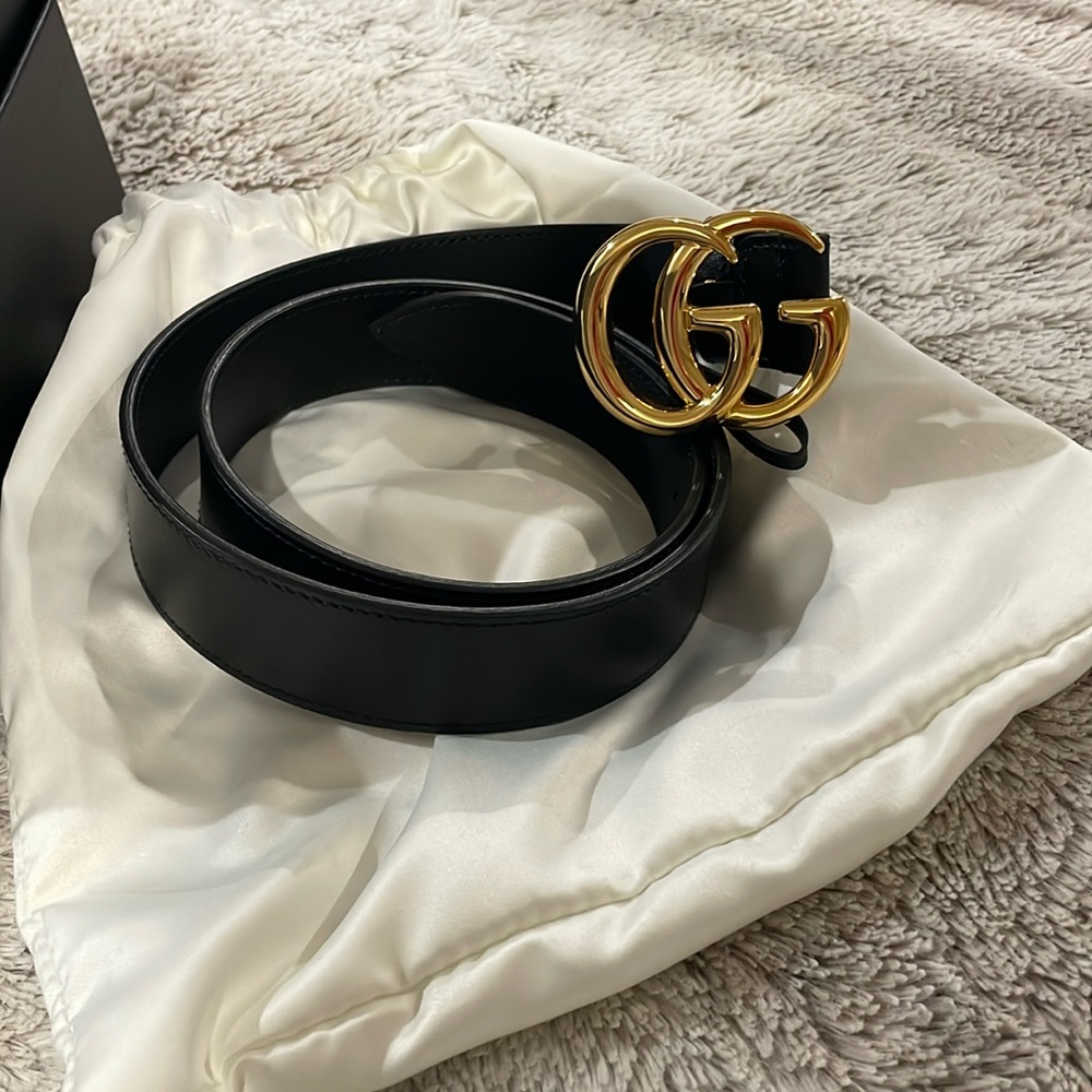Classic Gucci Marmont womens black belt with canvas shopper tote